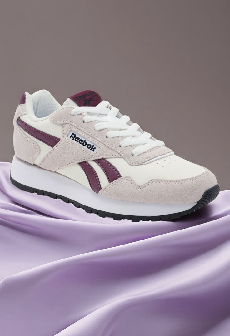 Reebok Suede Purple Haze Reebok sneaker in cream / purple