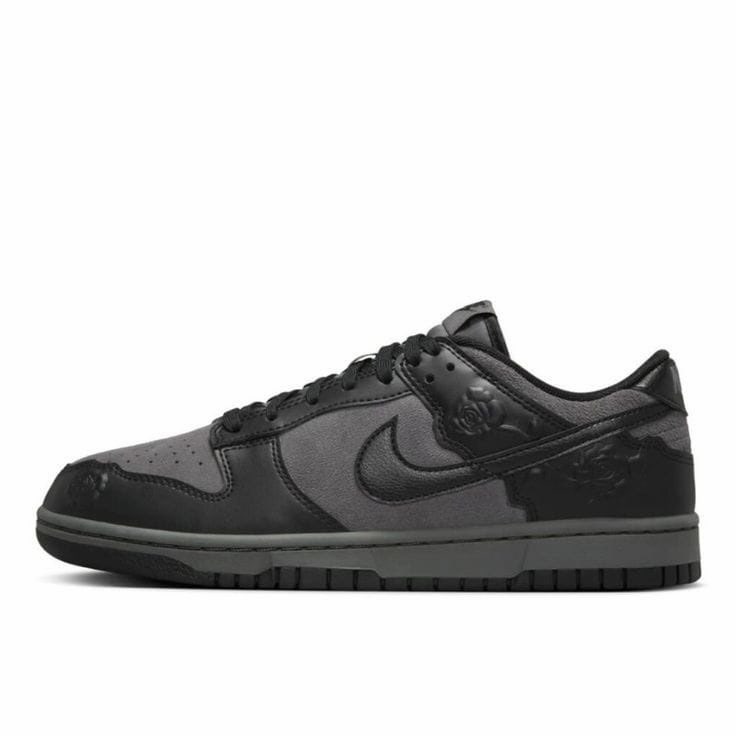 Nike Dunk Low 'Rose Emboss' Nike sneaker in black / rose
