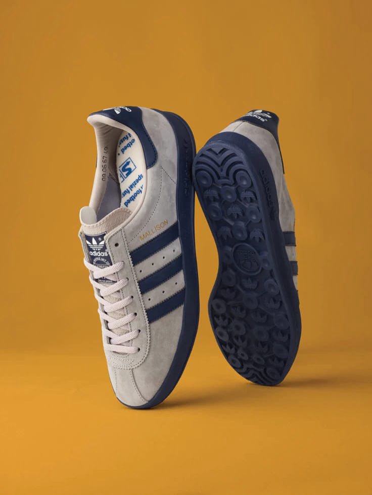 Adidas Mallison Navy Adidas sneaker in grey / navy