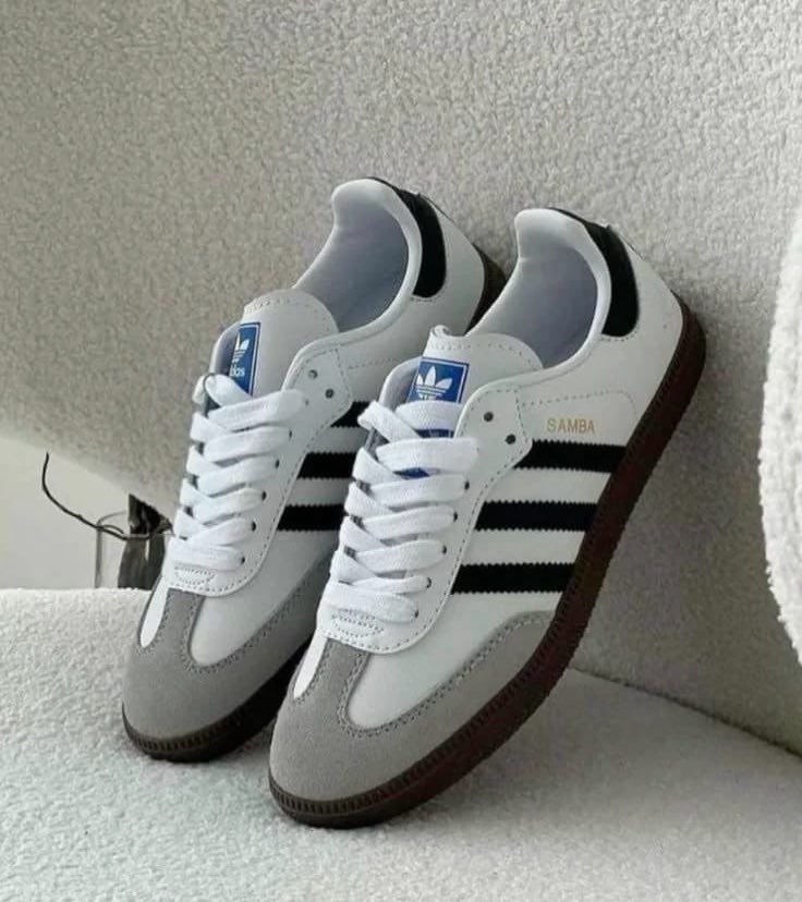 Adidas Samba Mono Adidas sneaker in white / black / grey suede