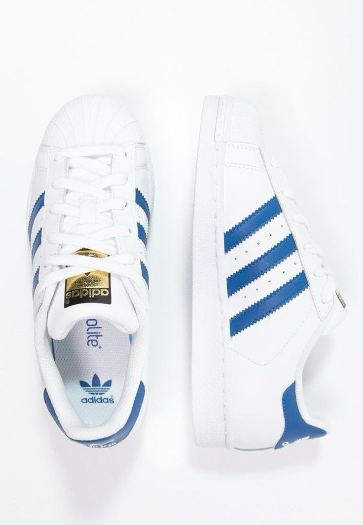 Adidas Superstar Blue Adidas sneaker in white / blue