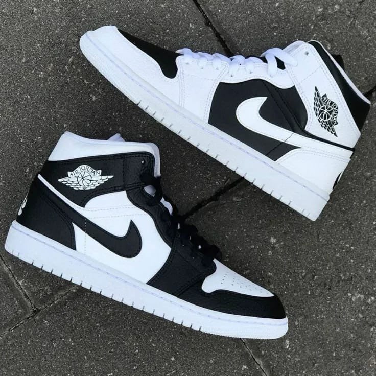 Air Jordan 1 Mid Panda Jordan sneaker in black / white