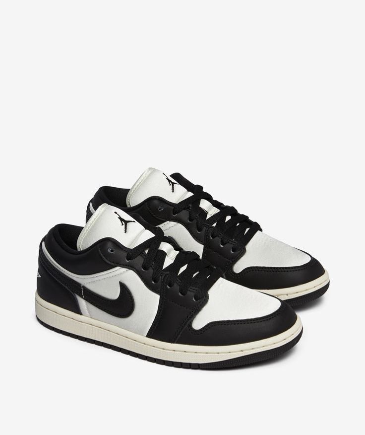 Nike Dunk Low Vintage Panda Nike sneaker in black / sail